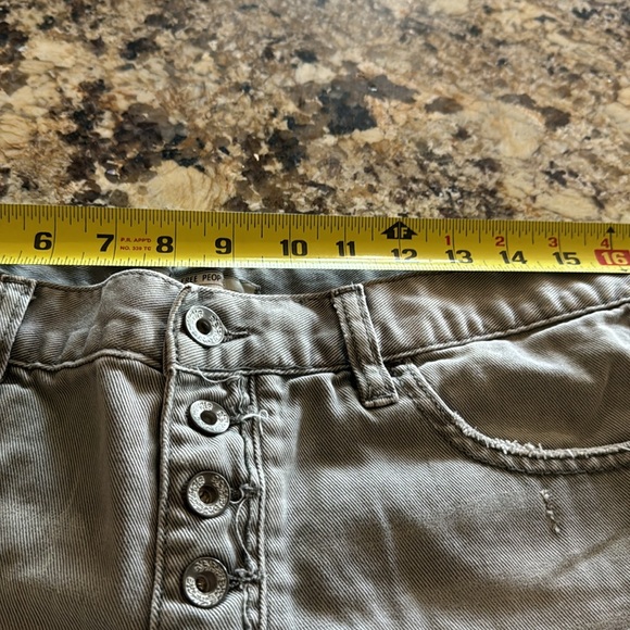 Free People button up gray denim shorts size 28 - Picture 7 of 9